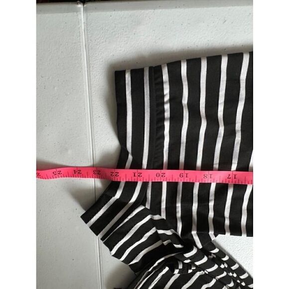 🔵 5 for $25 ZJCT womens black and white striped off the shoulder longsleeve top - Picture 5 of 5